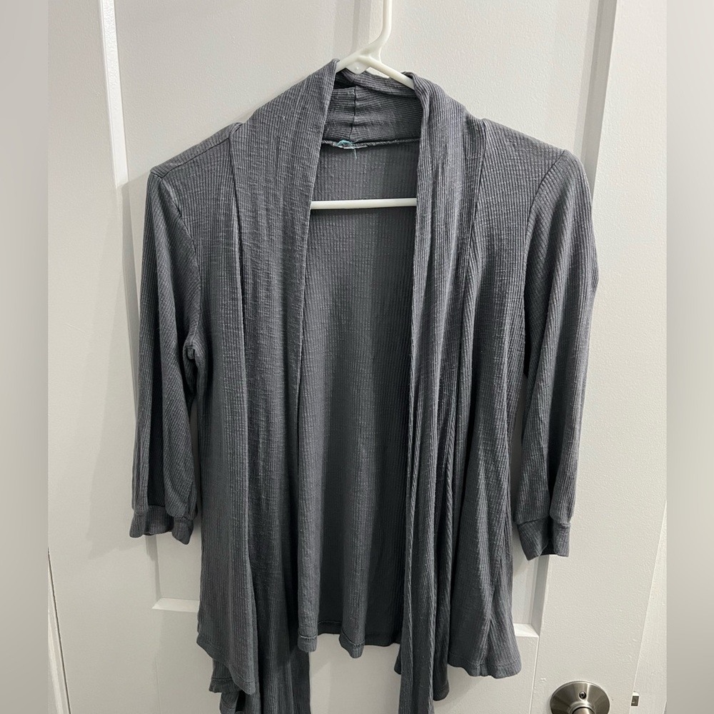Gray quarter sleeve thin cardigan